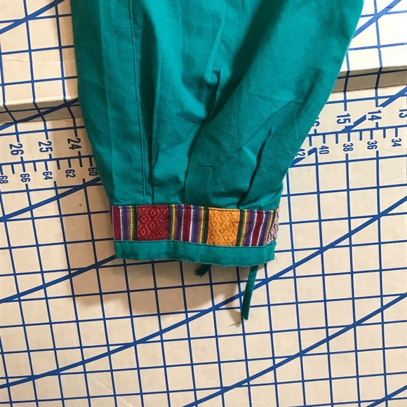 Boho embroidered pants lots of pockets nwot large - Picture 3 of 8